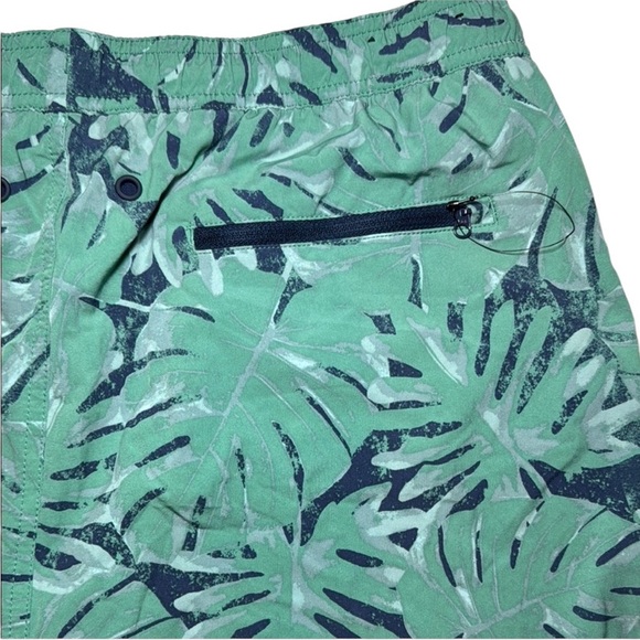 Kirkland Signature Men’s Palm Leaf Print Swim Shorts Size Large - Picture 5 of 7